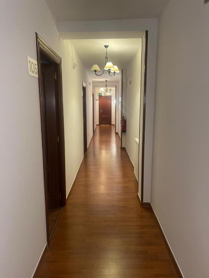 Hostal Julio Cesar ลา เบียเคน เดล กามิโน ภายนอก รูปภาพ
